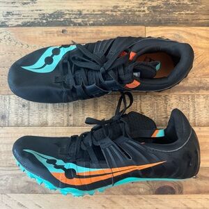 Saucony Women’s Showdown 5 track spikes 7.5